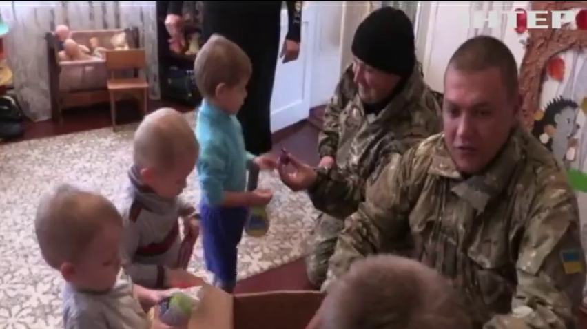 У селищі Луганське військові відновили дитячій садок