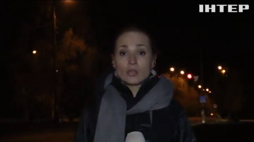Сотни жителей бежали из Сватово из-за взрывов (видео) 