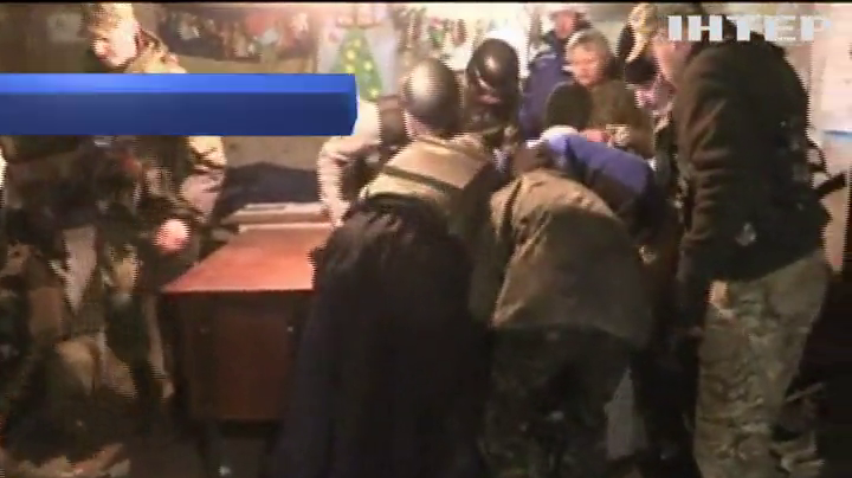 На блокпосту біля Трьохізбенки поранили 5 військових
