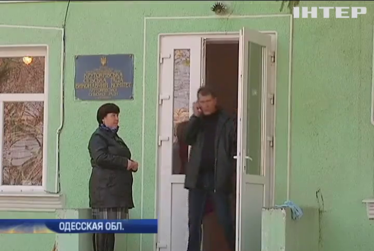 Экс-чиновники на Одесчине вынесли из сельсовета всю технику