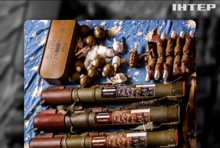 На Луганщині виявили схованку гранатометів та гранат