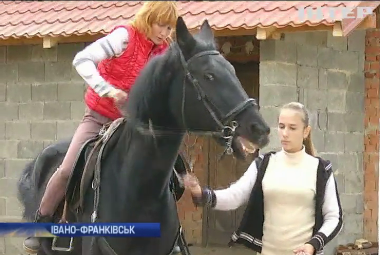 На Прикарпатті Дитячий церебральний параліч лікують коні 