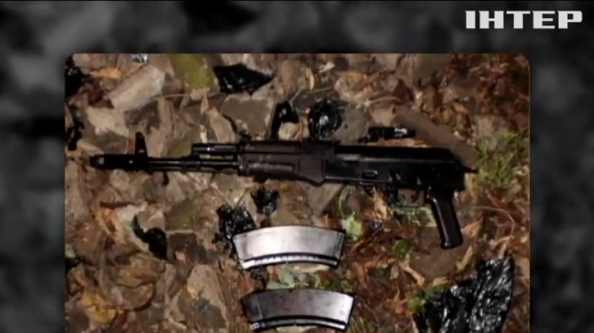 На Донеччині виявили схованку зі зброєю та боєприпасами