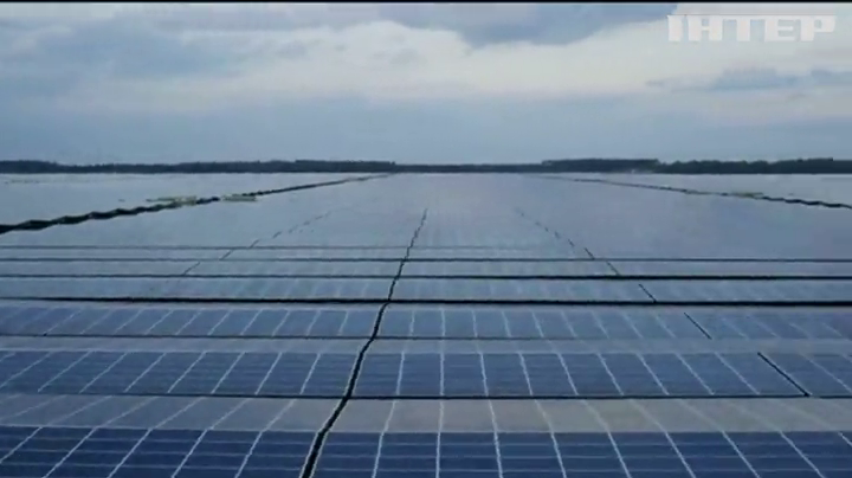 Сонячна електростанція живить ціле місто у Франції