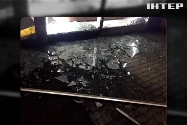 В Харкові від вибуху в магазині Roshen повилітали вітрини