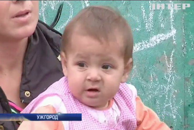 У лікарні Ужгороду відмовили у лікуванні помираючий дитині