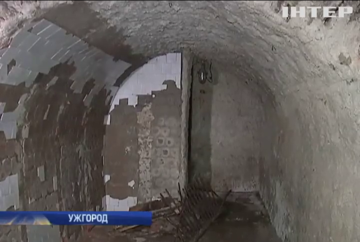 Мешканець Ужгорода знайшов під будинком підвал 17 століття