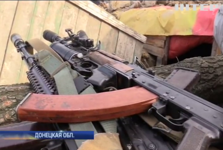 Под Донецком военные окапываются на новых позициях
