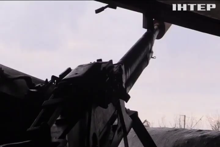 Попри домовленості у Мінську військових обстрілюють на Донбасі