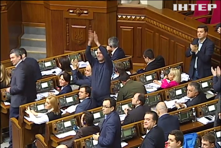 Яценюк закликав прийняти зміни до податкового кодексу