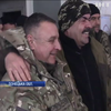 Під Донецьком волонтери розважають бійців піснями