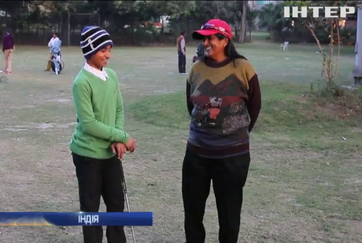 В Індії хлочик приголомшив країну грою у гольф