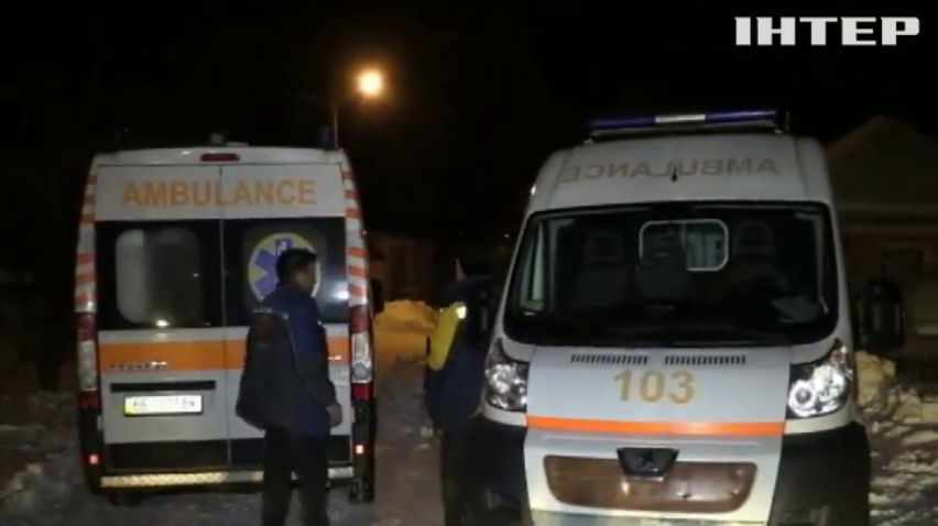 У Миколаєві волонтери рятують медиків зі снігу