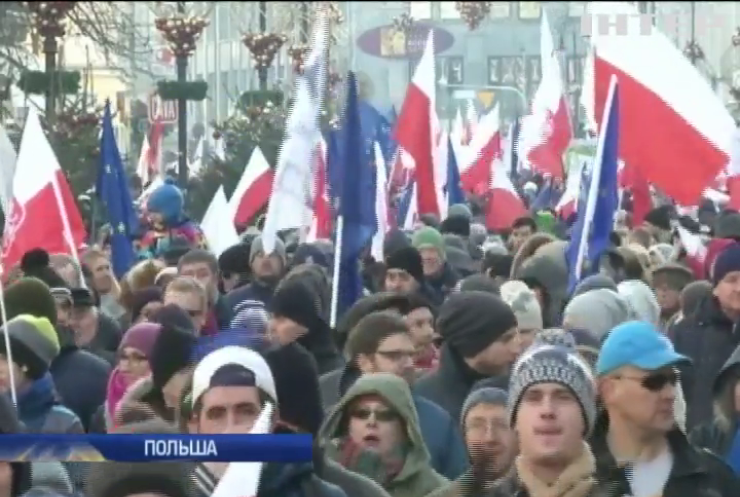 В Польше протестуют против слежки спецслужбами