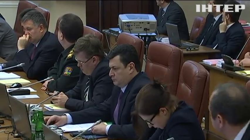 Міністра звинувачують у спробі викрасти півмільярда гривень