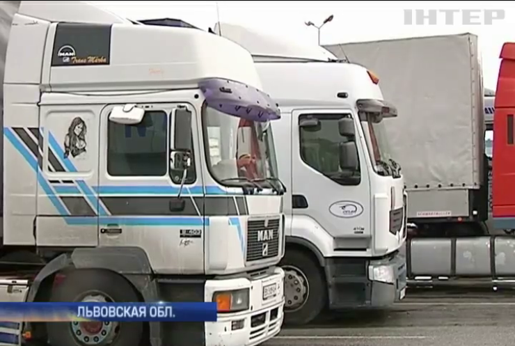 Перевозчики грозят Кабмину протестами из-за новых лицензий
