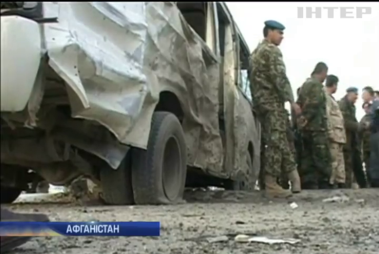 В Афганістані смертник атакував автобус с військовими