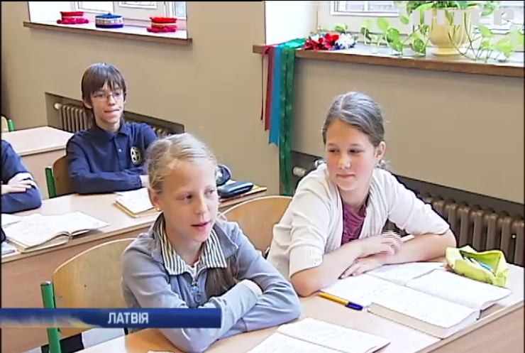 Школи Латвії хочуть відмовитися від російської мови