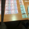 На Дніпропетровщині поліцейський "кришував" бізнесмена за гроші