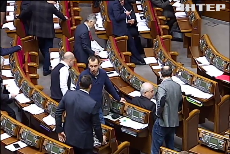 В Аппарате Верховной рады не знают сколько депутатов в коалиции