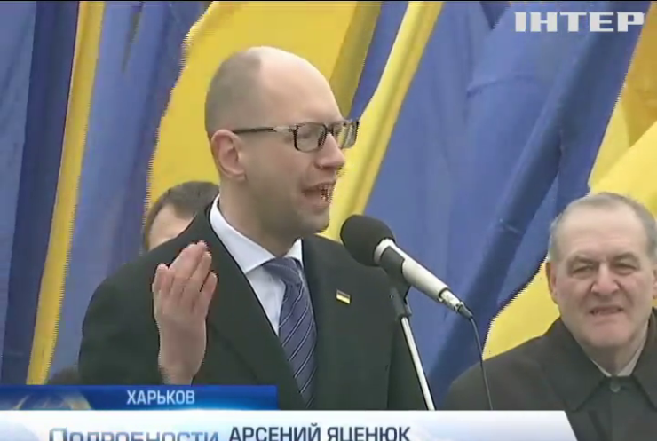 Яценюк призвал расследовать погоню за БМВ в Киеве
