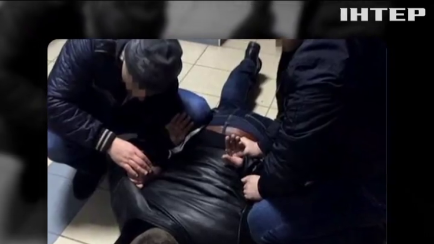 Розпорядника підприємства зловили з 1,2 млн гривень хабара
