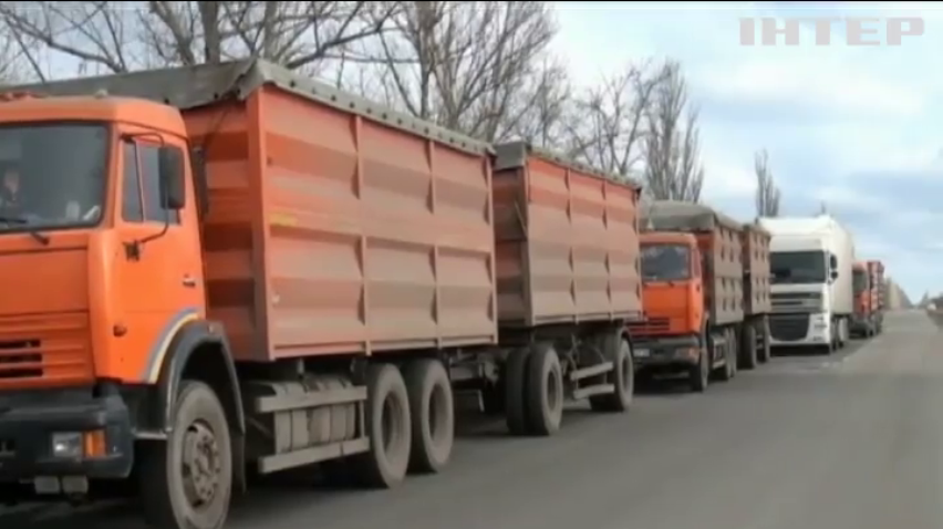 В Николаевской области перекрыли трассу с требованием ремонта дорог