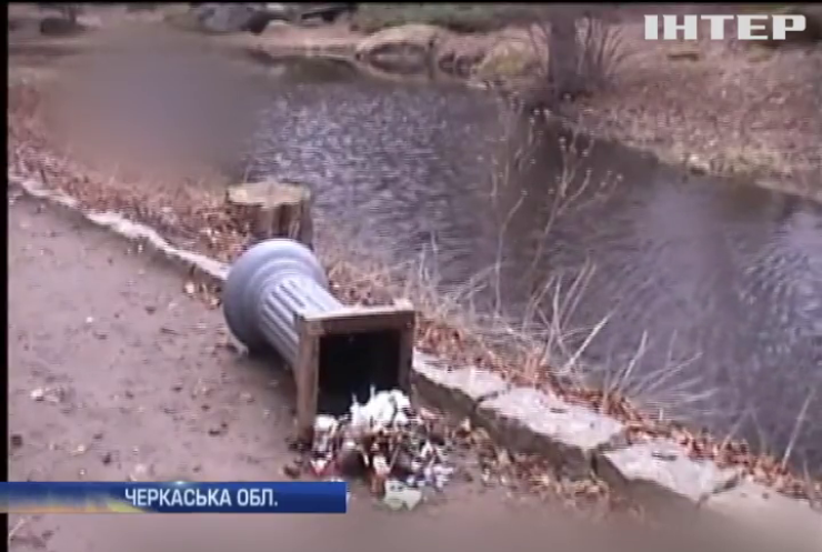 Вандали розгромили парк Софіївка під Уманню