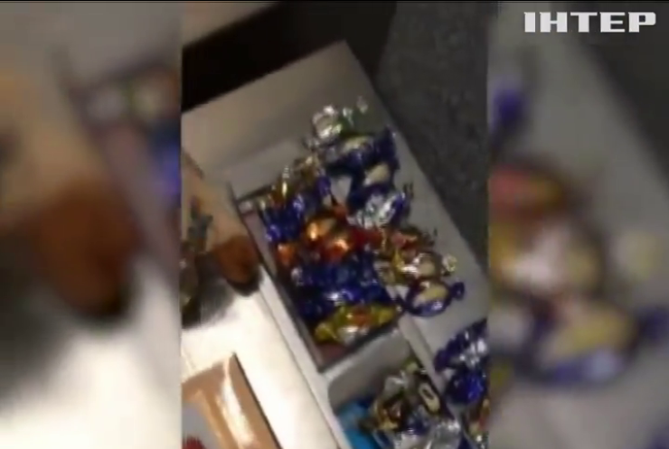 В Киев пытались ввезти кокаин в конфетах