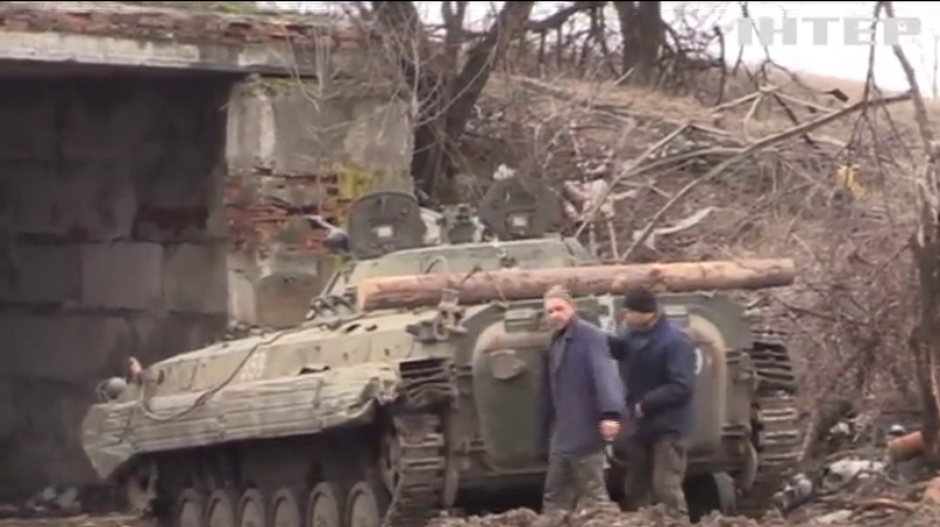 На Донбасі ворог обстрілює військових із гранатометів та зеніток