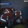 Пожежа у Дніпропетровську пошкодила автомобілі та склад