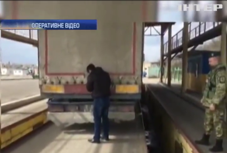 В порту Одеси знайшли 12,5 млн фальшивих акцизів на цигарки