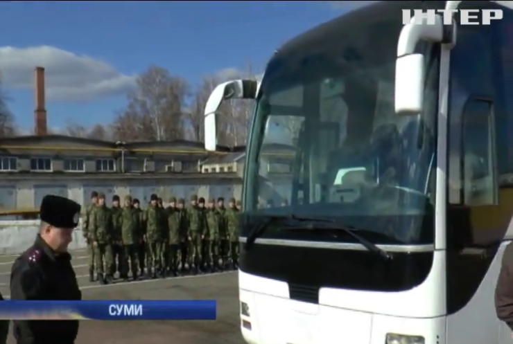 Податківці Сум подарували поліцейським автобус для служби в АТО 