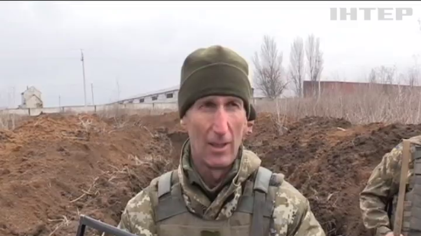 На Донбассе боевиков переодевают в форму "Правого сектора"