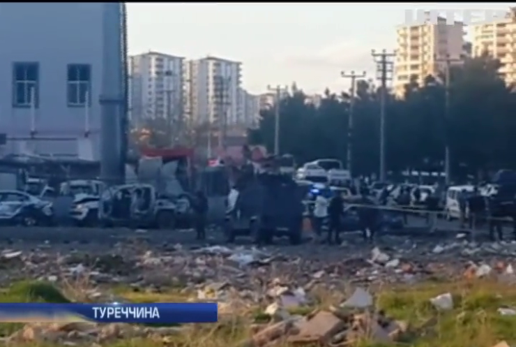 У Туреччині підірвали автобус з поліцейськими