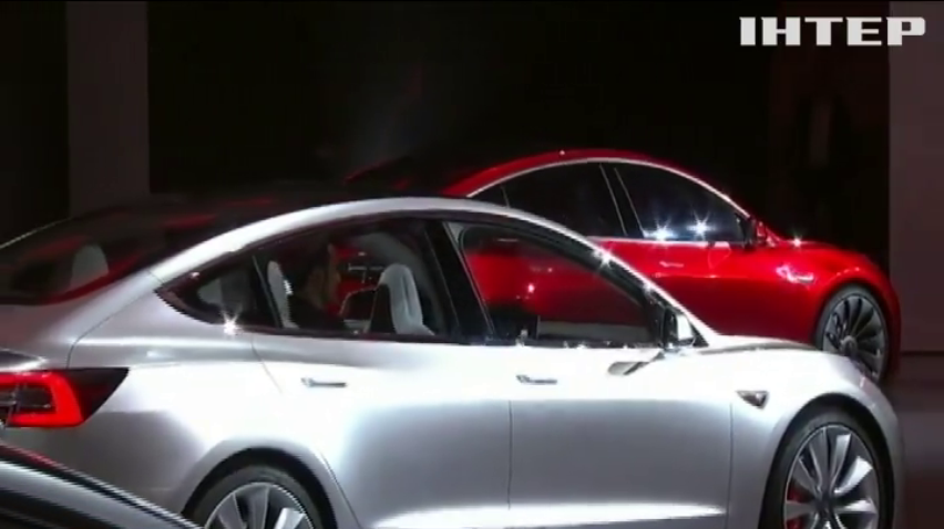 Новий електрокар Tesla може здолати 350 км без підзарядки