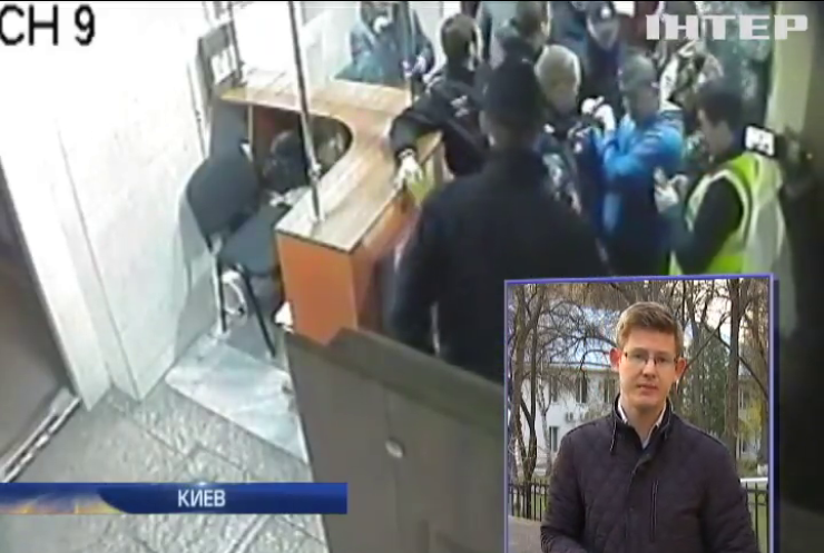 "Дорожный контроль" устроил драку в отделении полиции Киева