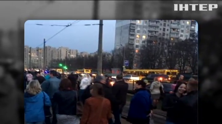 В Києві пікетувальники перекрили дорогу через забудову