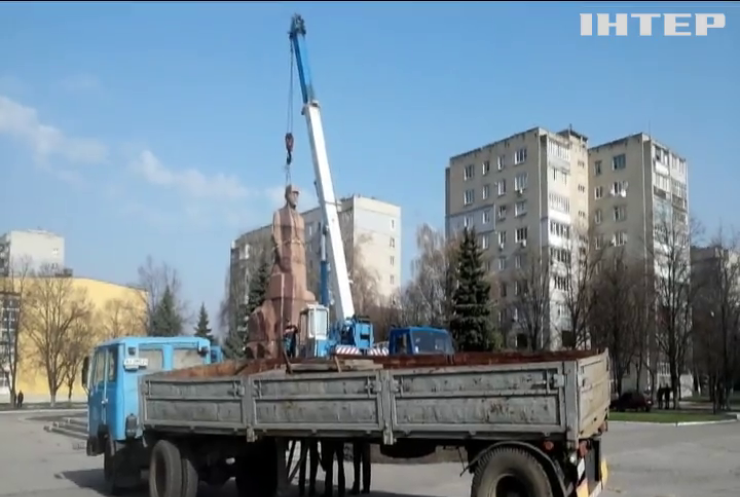 На Харківщині знесуть всі пам'ятники радянським діячам