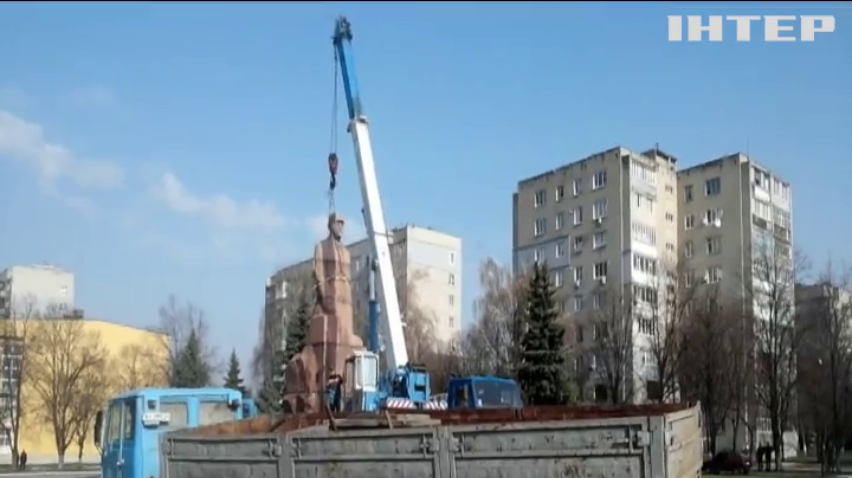 На Харківщині знесуть всі пам'ятники радянським діячам
