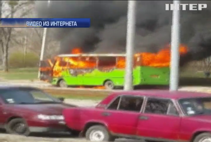 В Харькове загорелась маршрутка с пассажирами