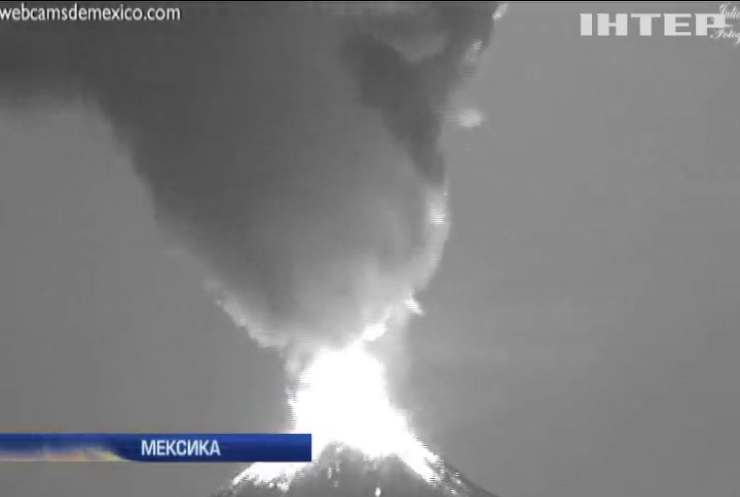 Вулкан у Мексиці вразив красою виверження лави (відео)