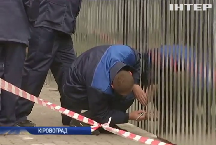 У Кіровограді бійці АТО знесли паркан на будмайданчику 