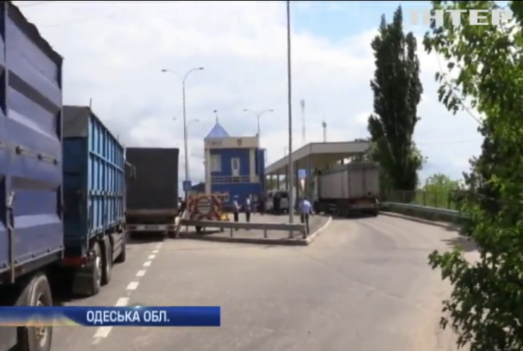 Трасу "Київ-Одеса" звільнили від мітингу далекобійників