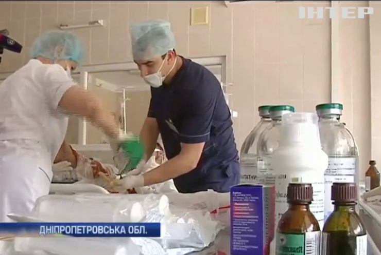 В лікарню Дніпра привезли 14 поранених бійців із Донбассу