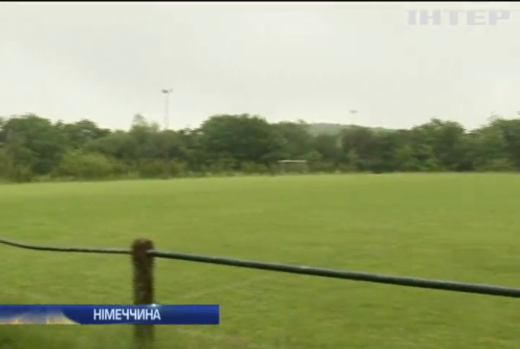 У Німеччині блискавка покалічила школярів на футбольному полі