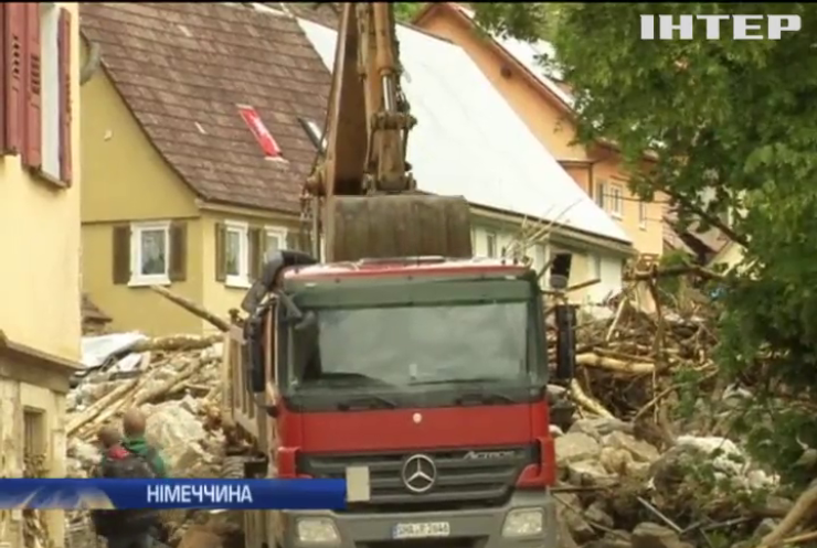 У Німеччині чистять вулиці після шторму "Ельвіра" 