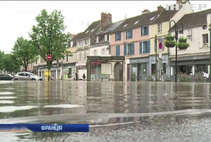 У Франції розпочали евакуацію через повені