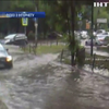 У Сімферополі через зливи на вулицях тонув транспорт