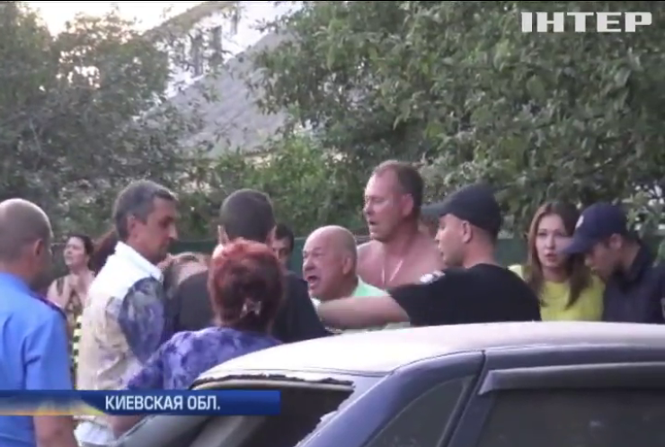 Под Киевом пьяный водитель насмерть сбил двоих детей